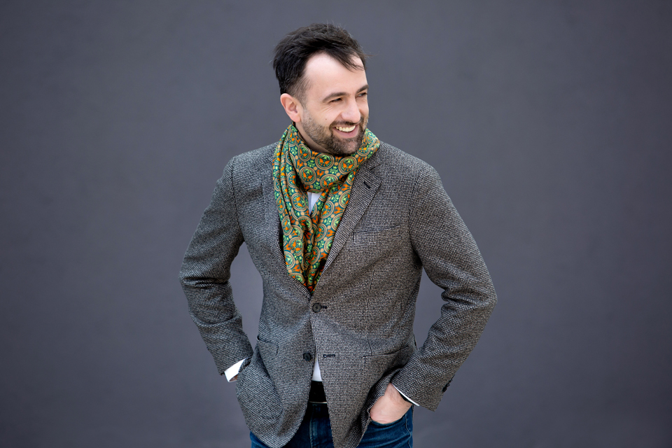 https://casdaglicigars.com/wp-content/uploads/2021/04/Villa-Casdagli-Collection-mens-silk-scarf-2.jpg